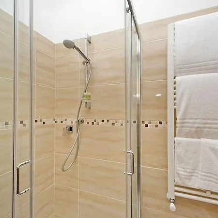 Villa Gisi Guest House-2